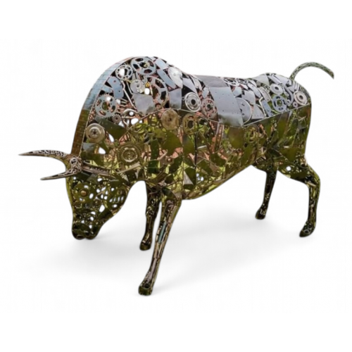 Taureau majestueux pièces mécaniques fer