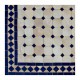 Motif "koura" bleu sur fond beige, mange debout zellige